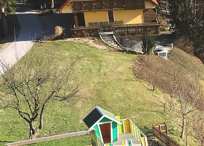 Apat Летний дом *